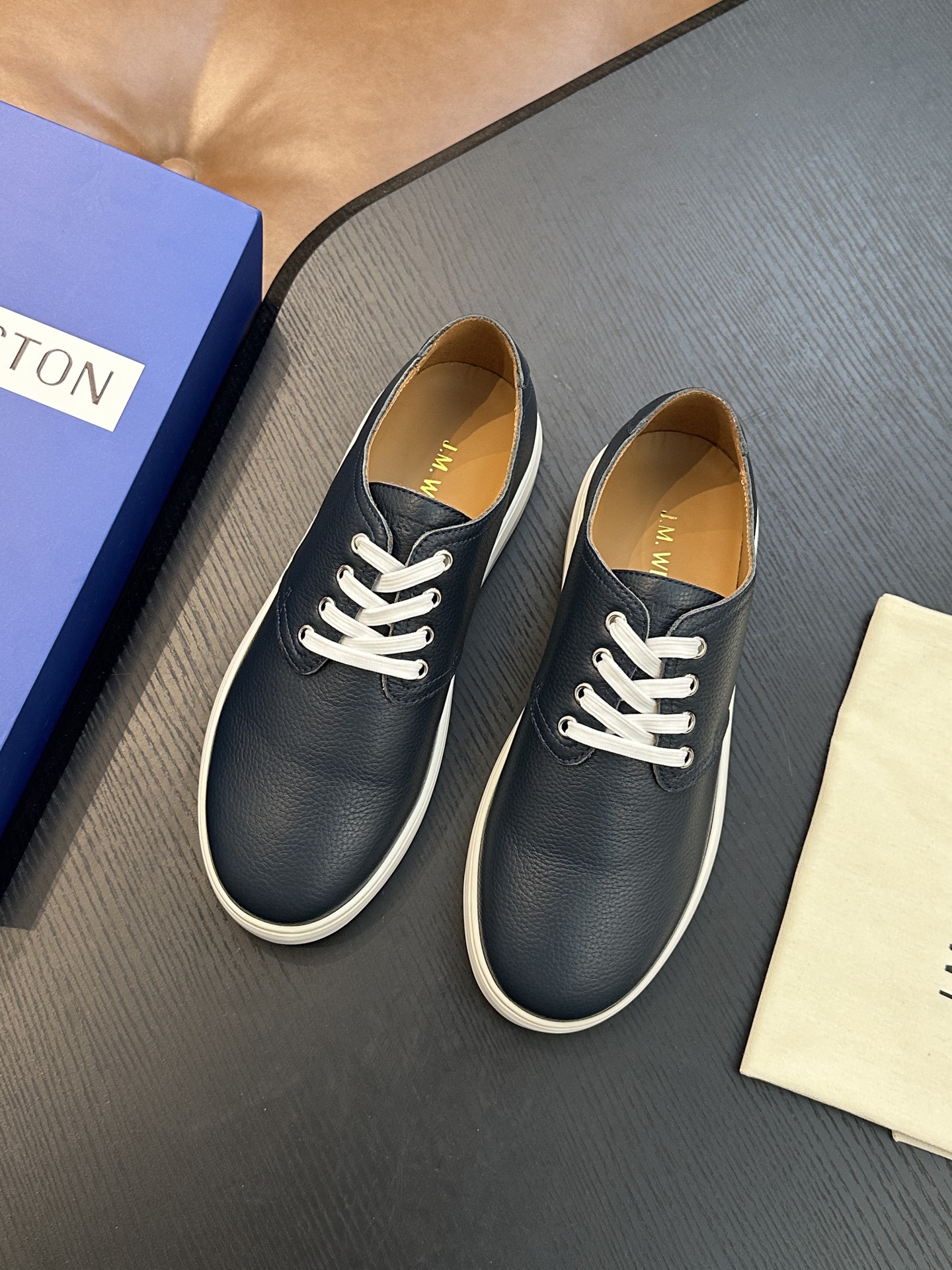 제이엠웨스통(J.M. WESTON) 클래식 캐주얼 스니커즈 신발