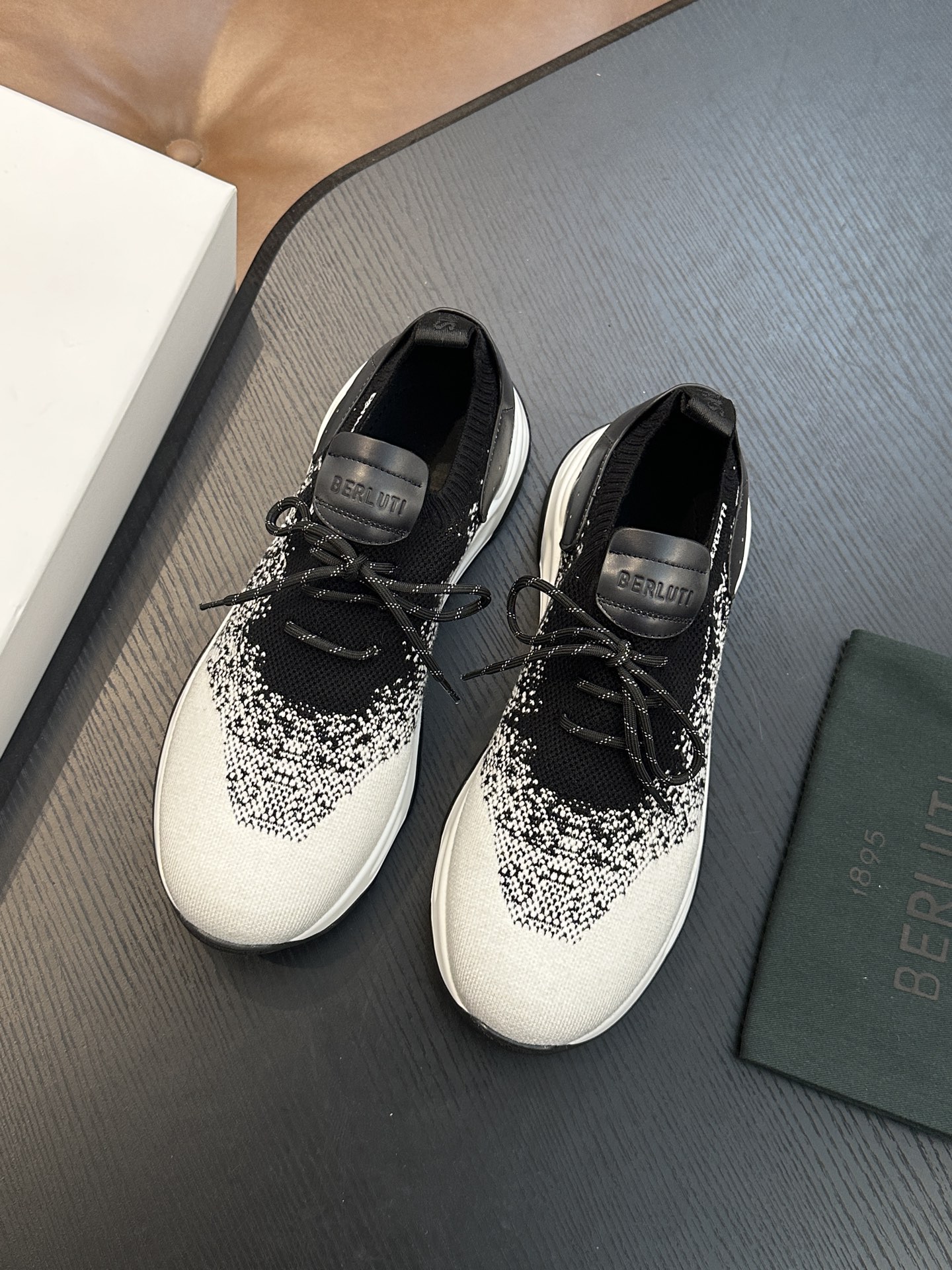 벨루티(Berluti) Shadow 니트 스니커즈 신발