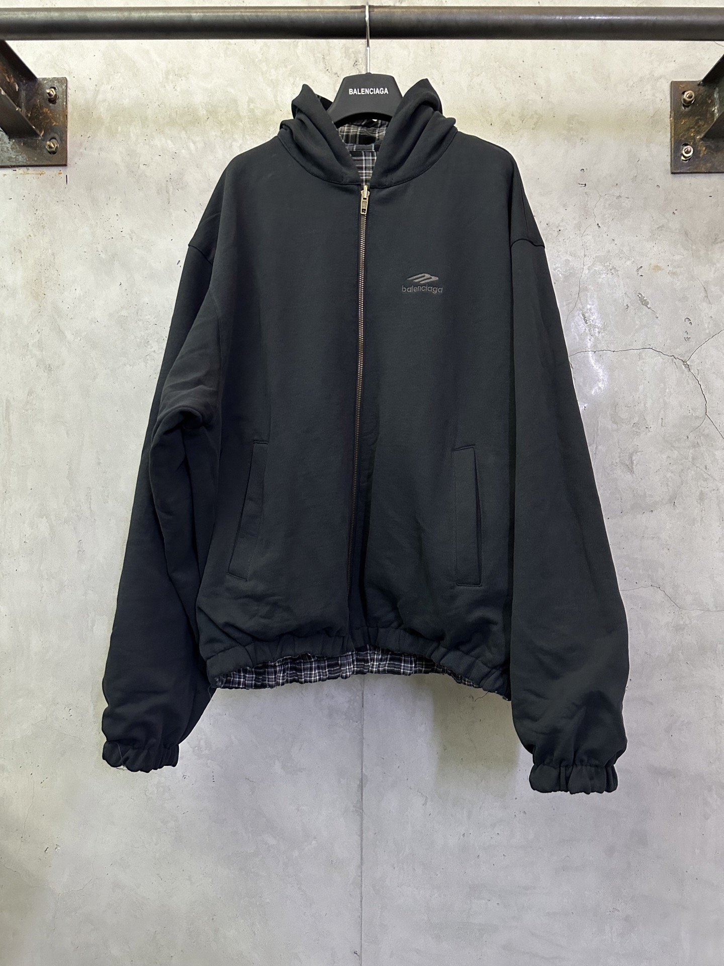 발렌시아가(Balenciaga) 체크 리버서블 후드 집업 자켓 재킷 의류