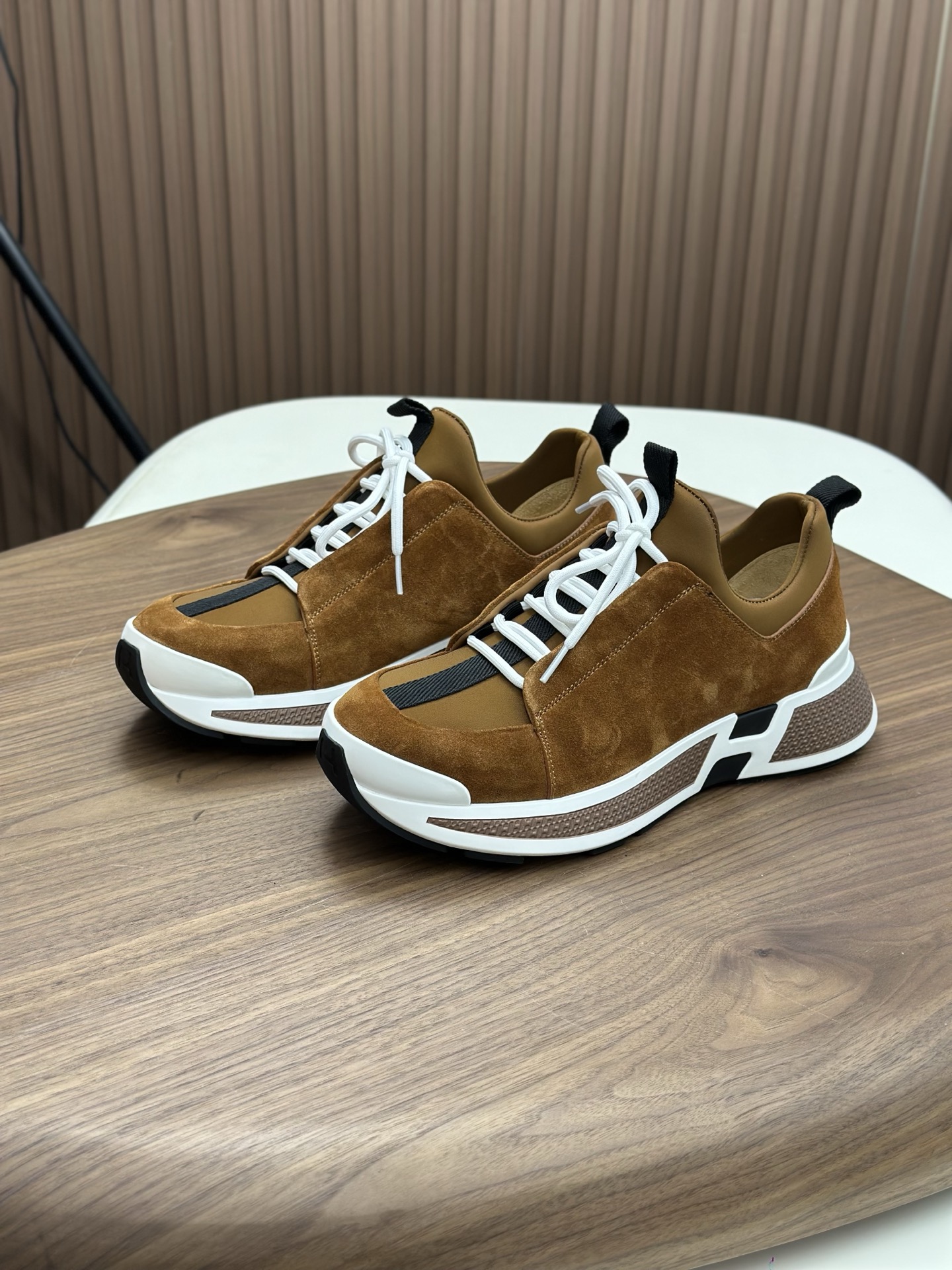 에르메스(Hermes) 바운싱(Bouncing) 스니커즈 신발