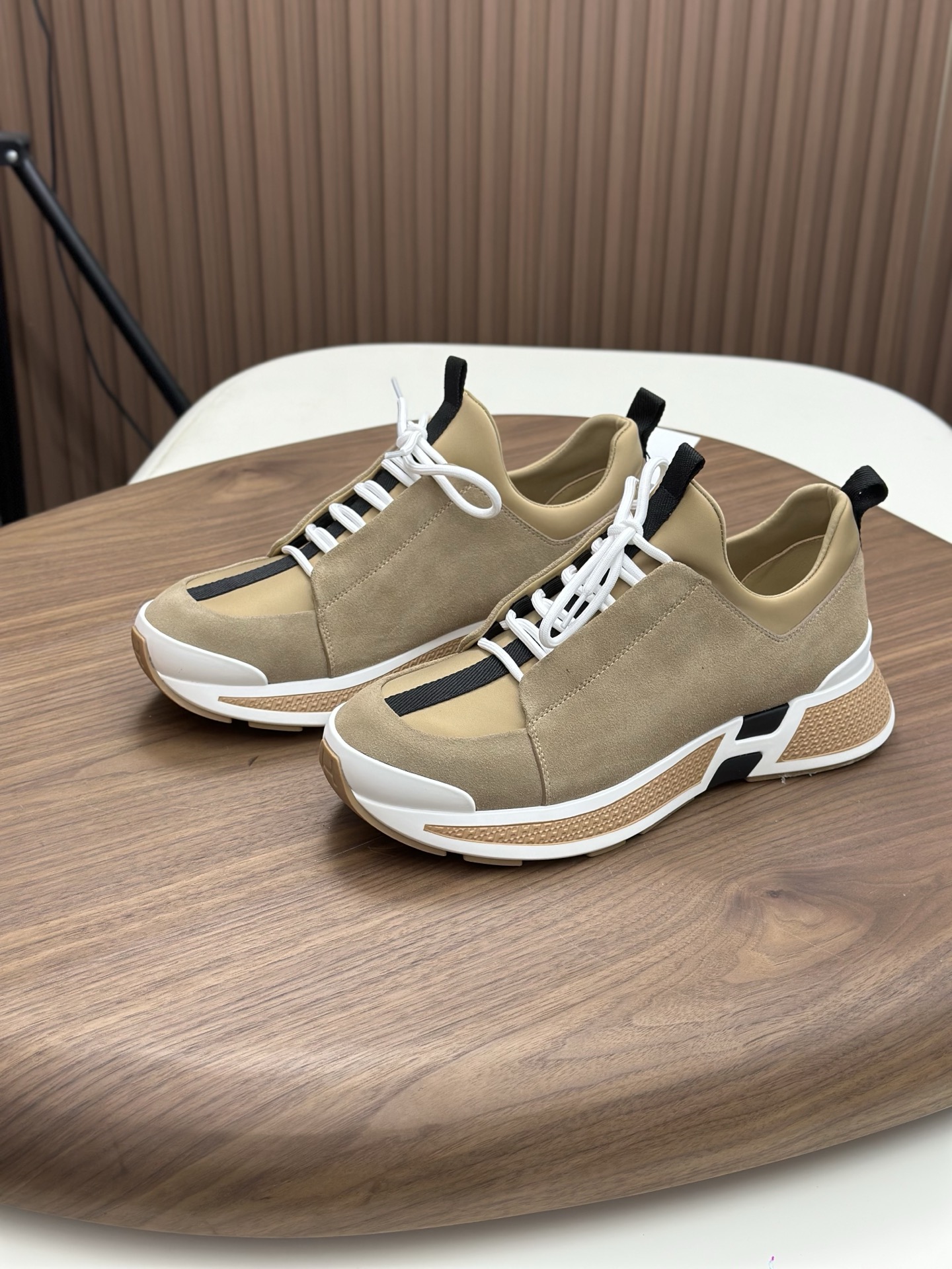 에르메스(Hermes) 바운싱(Bouncing) 스니커즈 신발