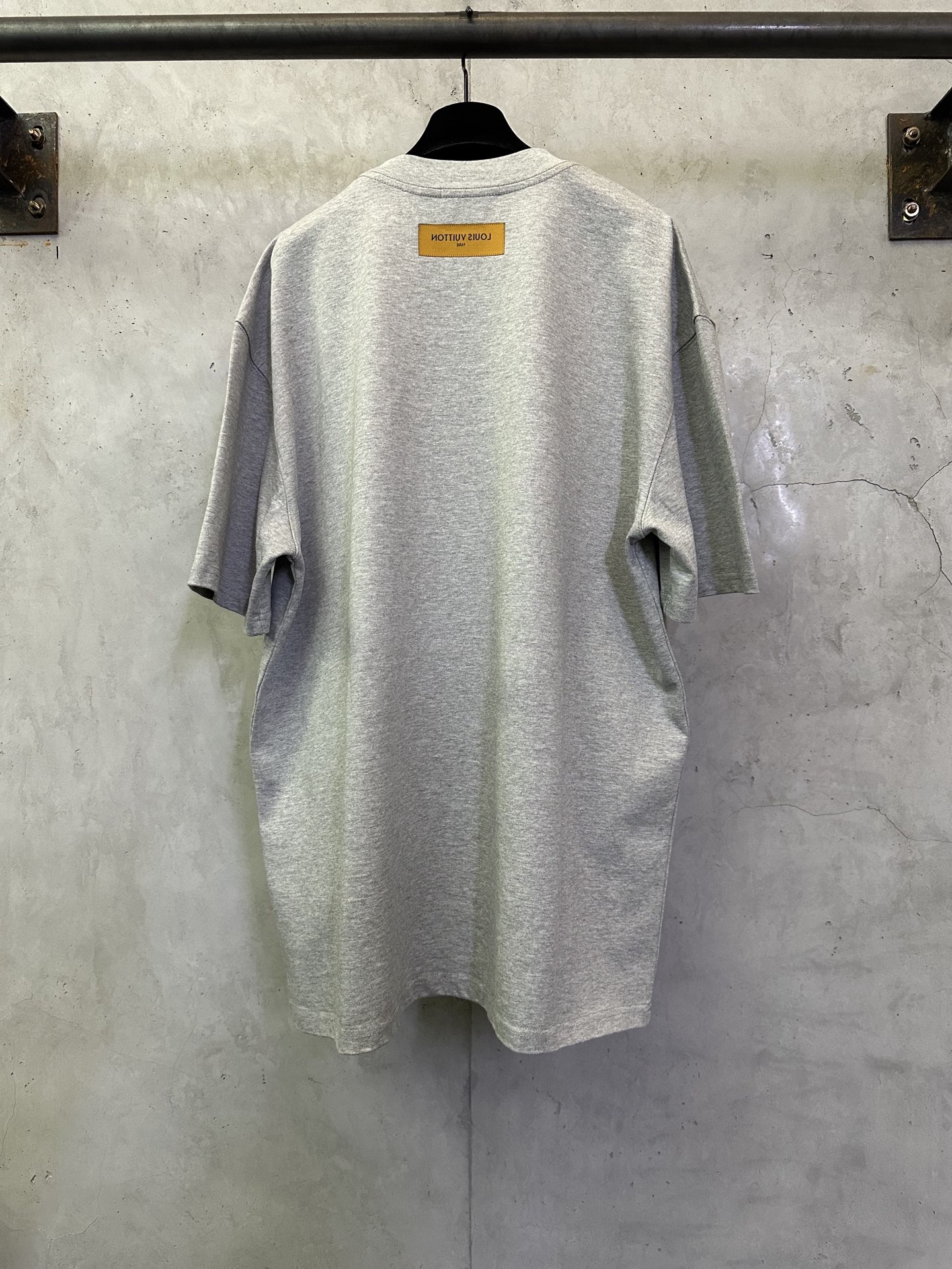 루이비통(LV) 로고 발포 나염 반팔 티셔츠 의류