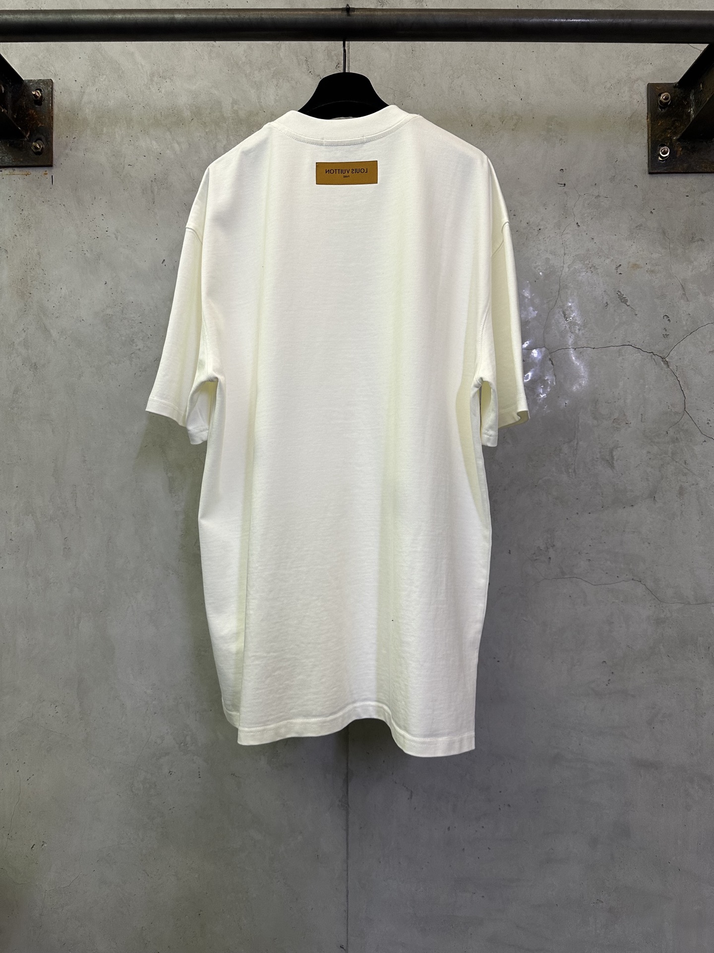 루이비통(LV) 로고 발포 나염 반팔 티셔츠 의류