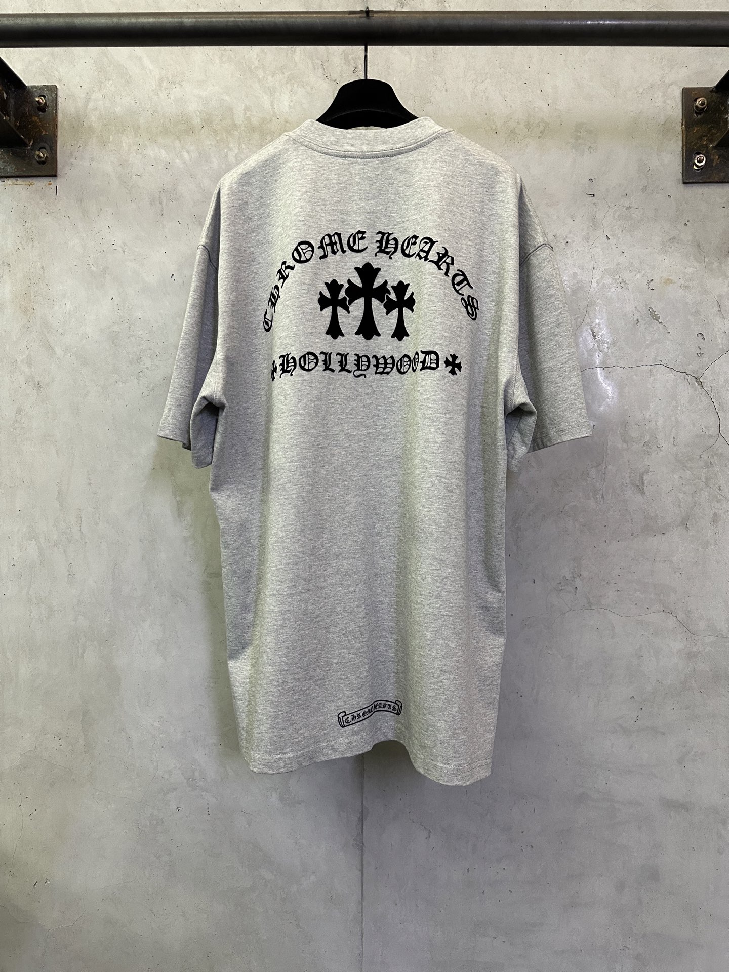 크롬하츠(Chrome Hearts) CH 십자가 플로킹 로고 반팔 티셔츠 의류