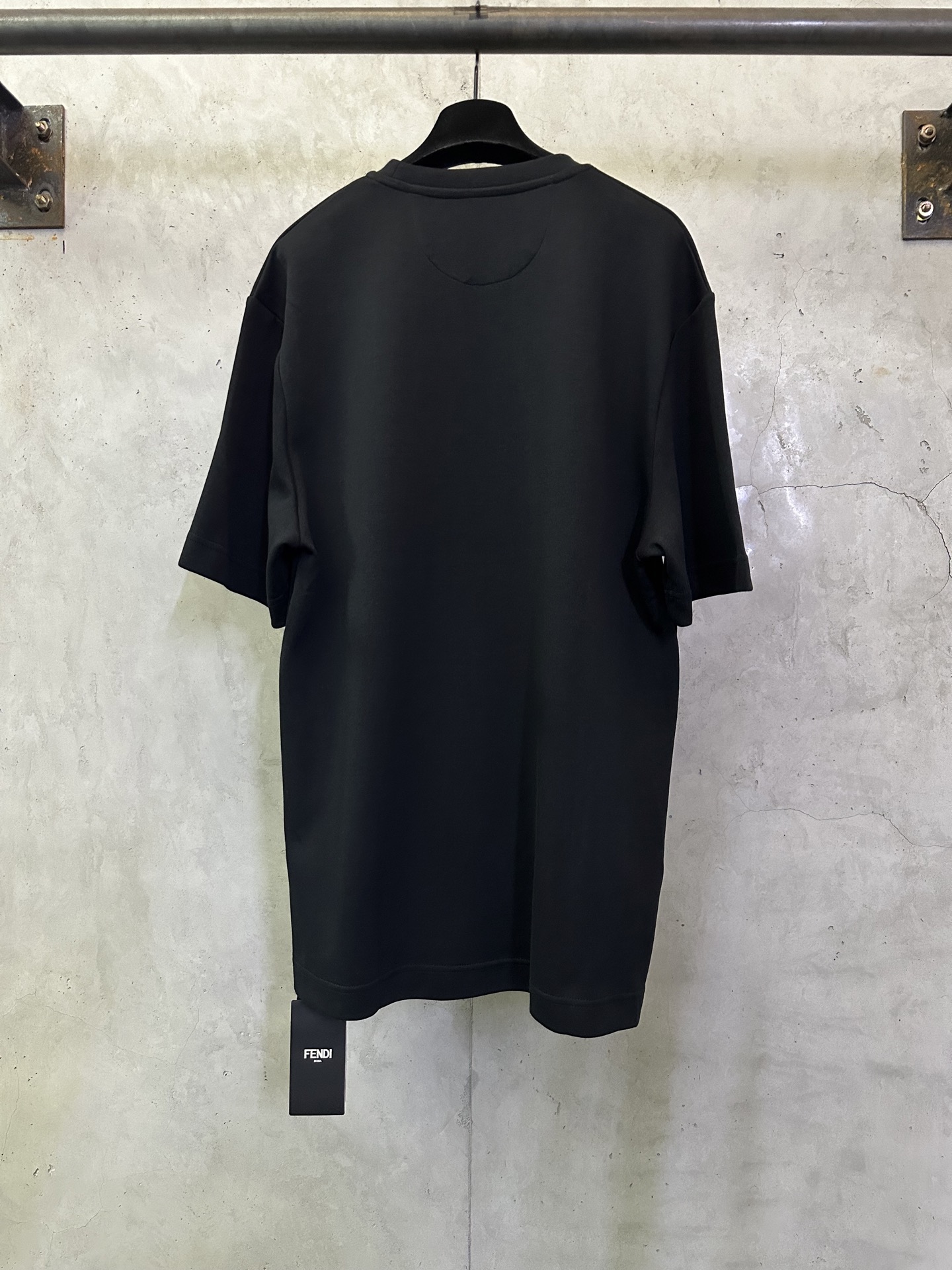 펜디(Fendi) FF 가죽 벨벳 자수 로고 반팔 티셔츠 의류