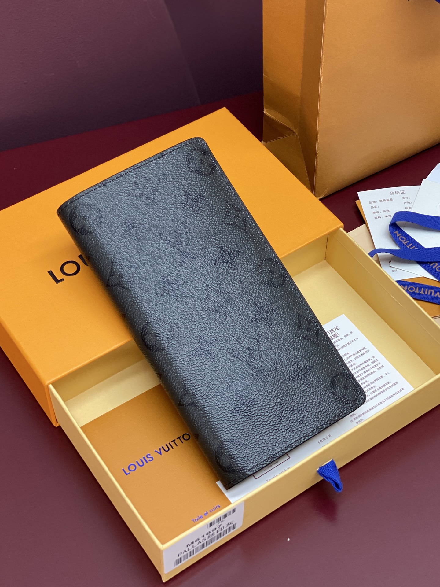 루이비통(LV) M61697 브라자(Brazza) 월렛 지갑 - 미드나잇 블랙 장지갑