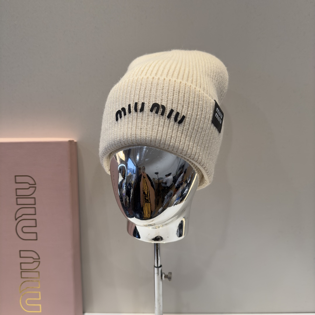 미우미우 miumiu 로고 니트 비니 모자