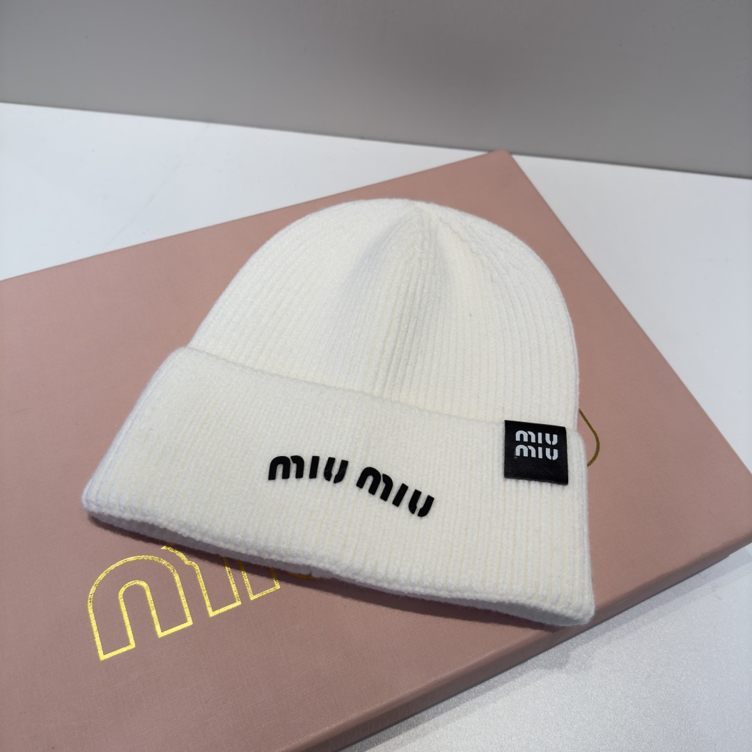 미우미우 miumiu 로고 니트 비니 모자