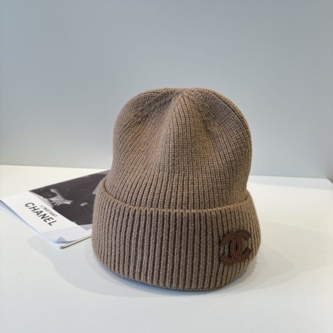 샤넬(CHANEL) 클래식 로고 니트 비니 모자