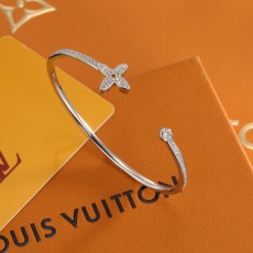 LV 루이비통 트위그(Twig) 클로버 뱅글 팔찌 악세사리