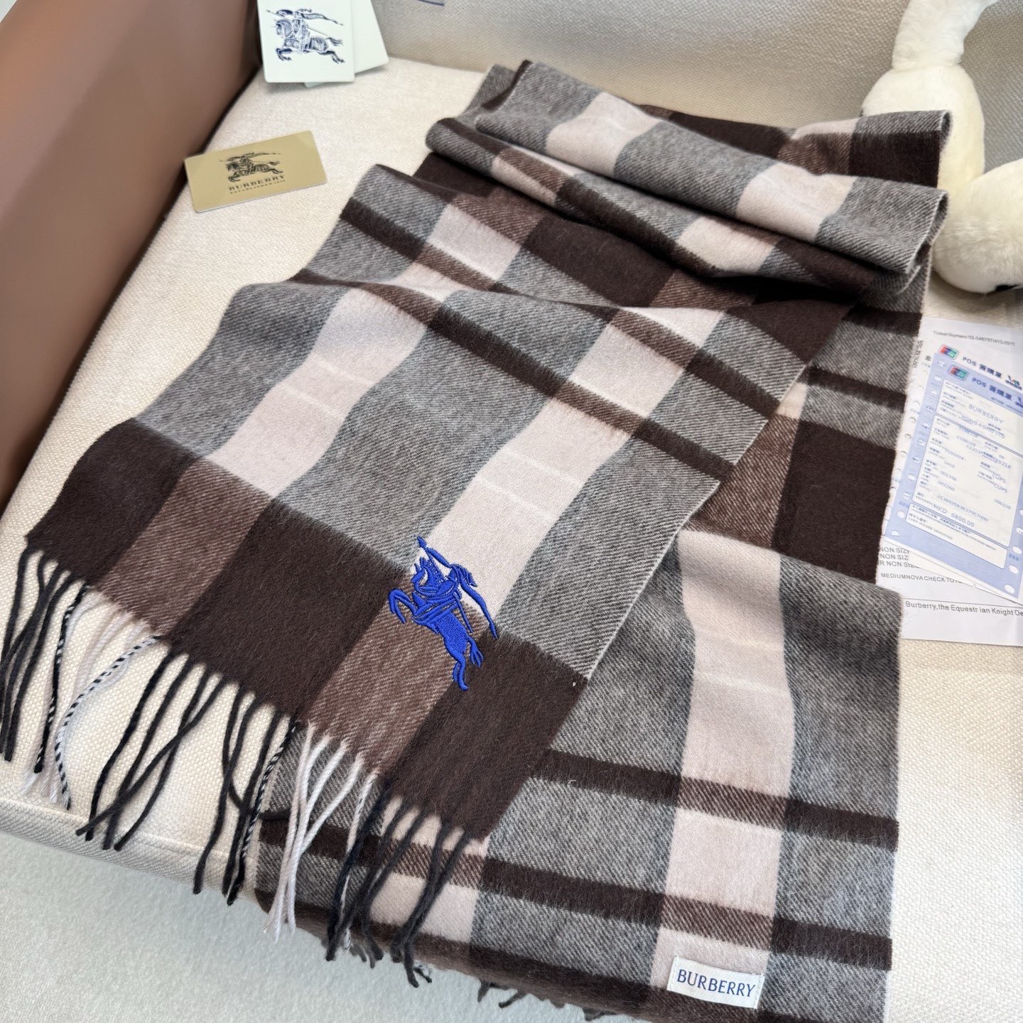 Burberry 버버리 · 클래식 체크 에퀘스트리안 로고 머플러 목도리 스카프