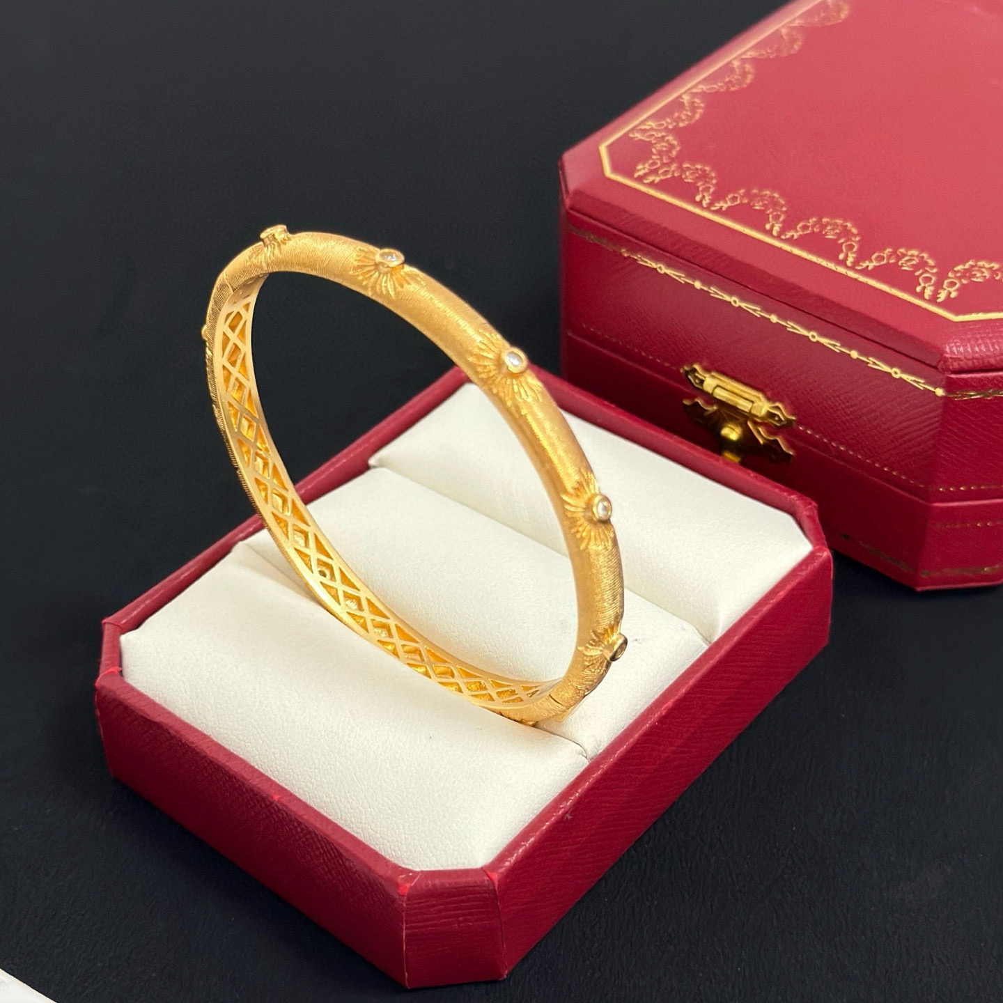 까르띠에 팬더 다이아 뱅글 (Panthère de Cartier Bangle) 팔찌 악세사리