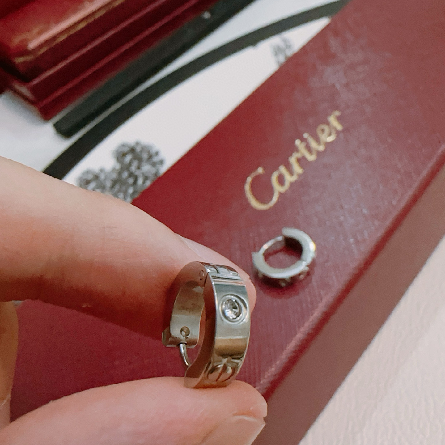 Cartier 까르띠에 · 러브 다이아 이어링 (Love Earrings) 귀걸이 악세사리