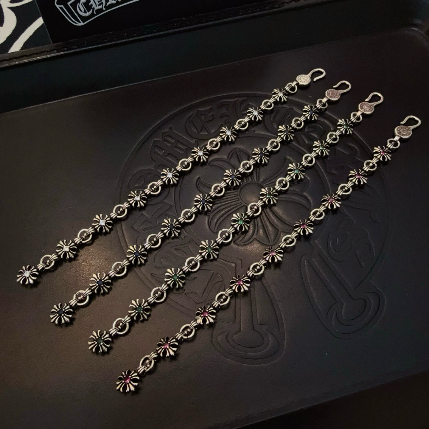 크롬하츠(Chrome Hearts) 십자가 화이트 다이아 팔찌 악세사리