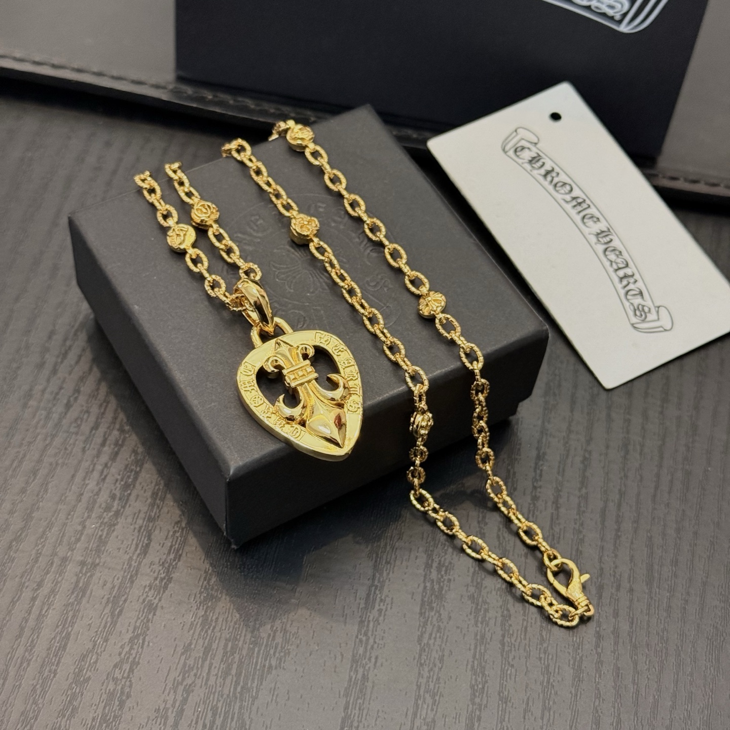 크롬하츠(Chrome Hearts) 크로스 볼 & 하트 플레어 목걸이 악세사리