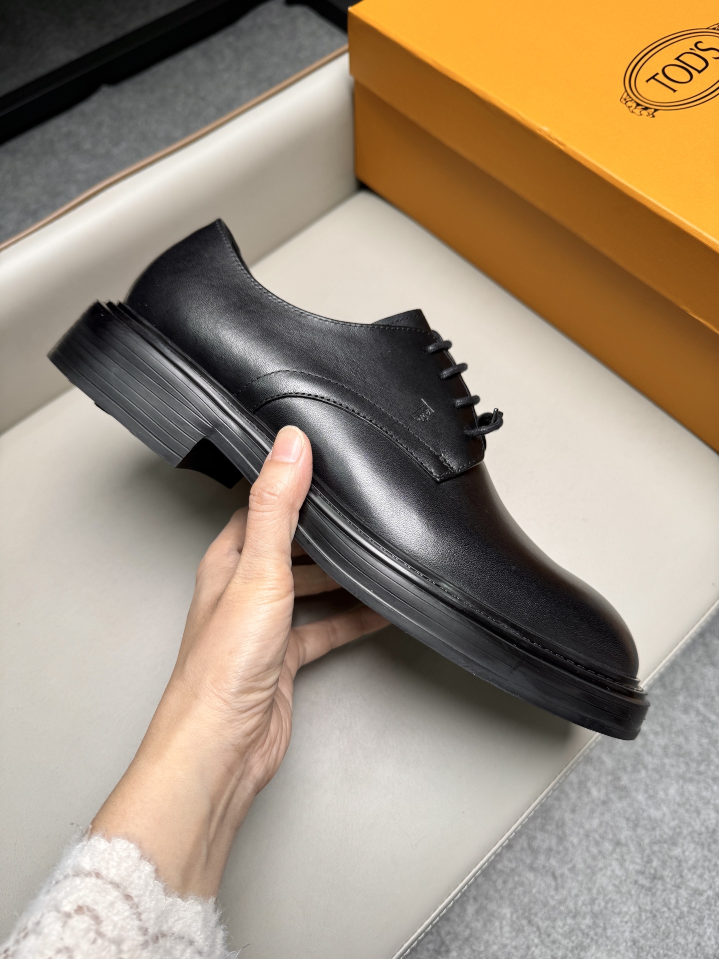 토즈(Tods) 뉴 시즌 키높이 경량 소프트 로퍼 구두 신발