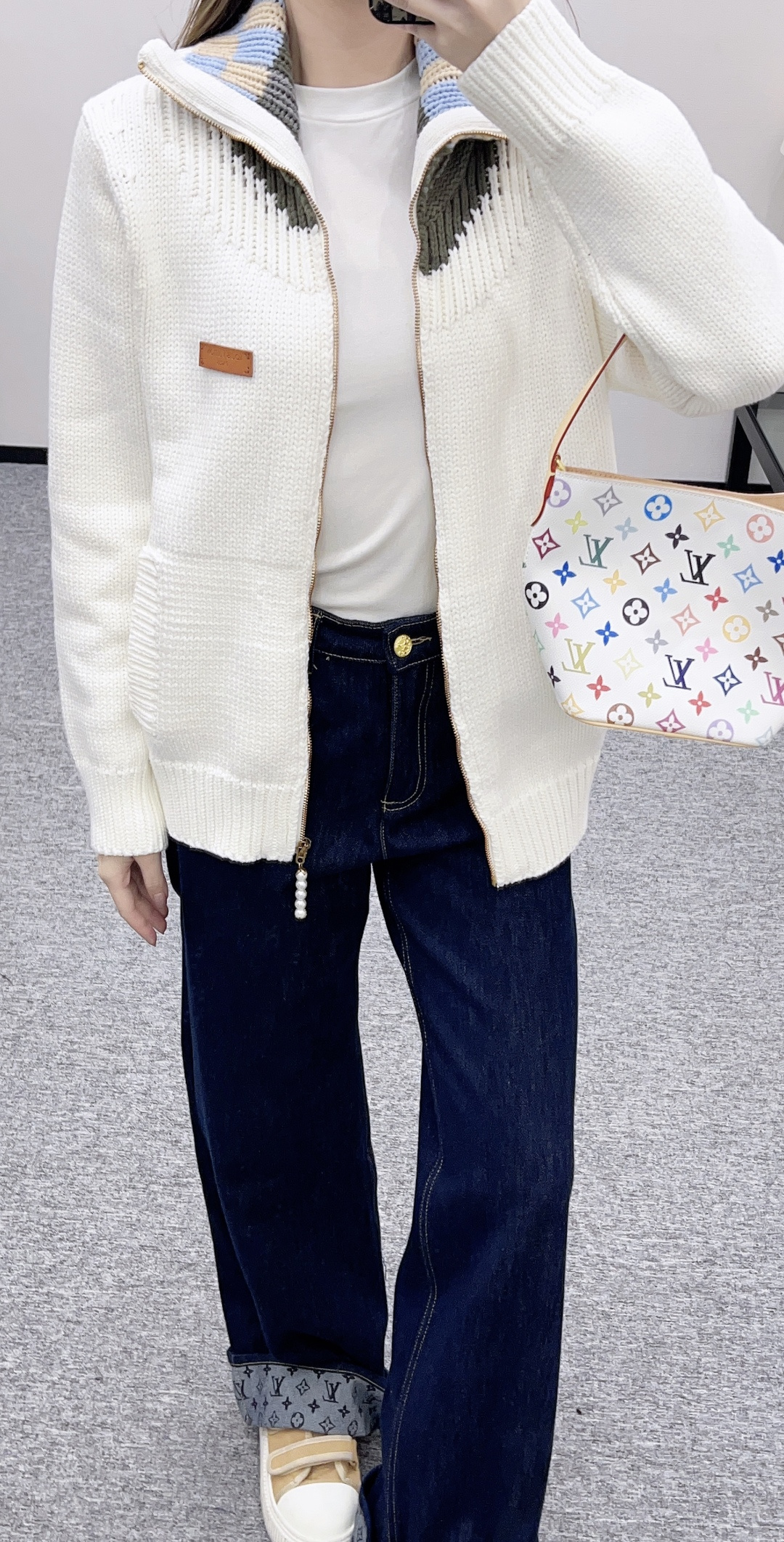 루이비통(LV) 배색 카라 루즈핏 니트 자켓 재킷 의류