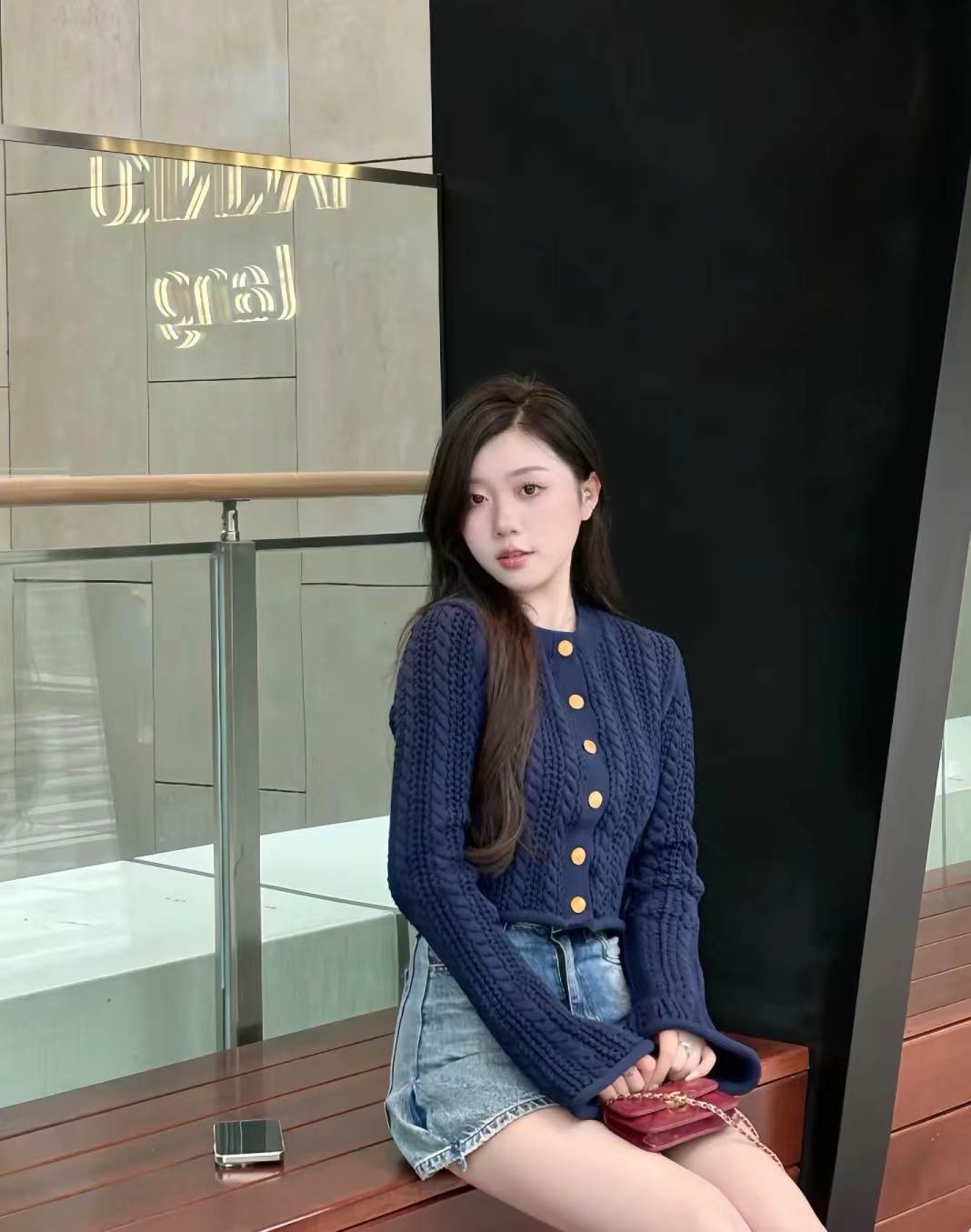 루이비통(LV) 꽈배기 니트 가디건 의류