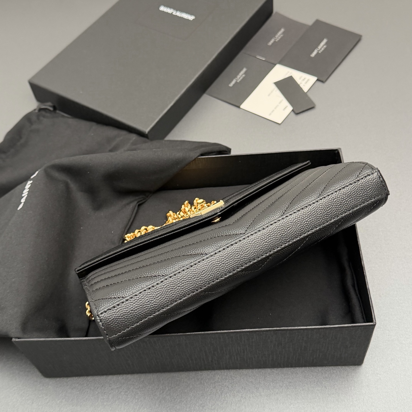YSL 생로랑 ENVELOPE 체인 월렛 (블랙/금장) 가방