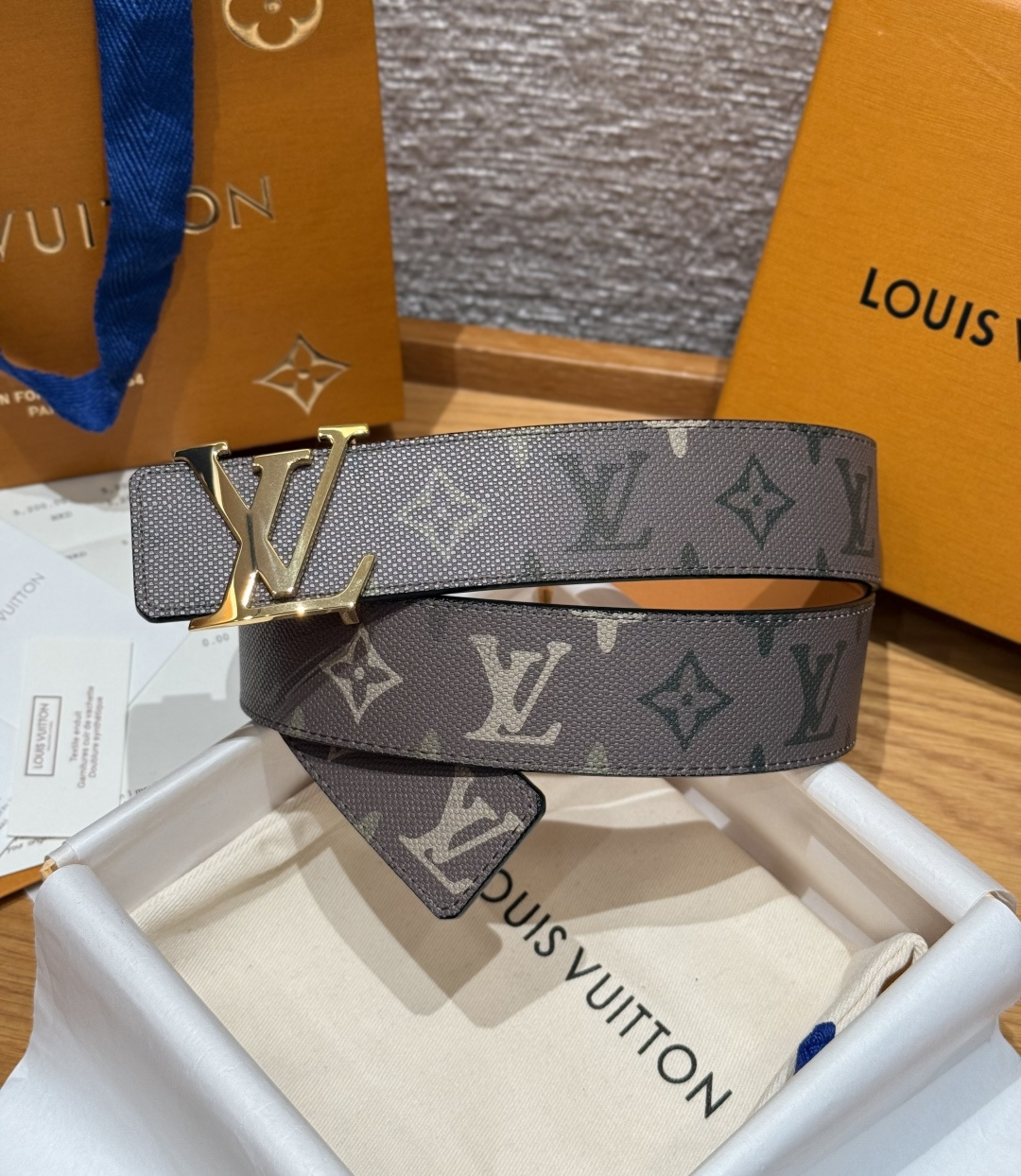 LV 루이비통 디멘션 모노그램 헤리티지 40mm 양면 벨트