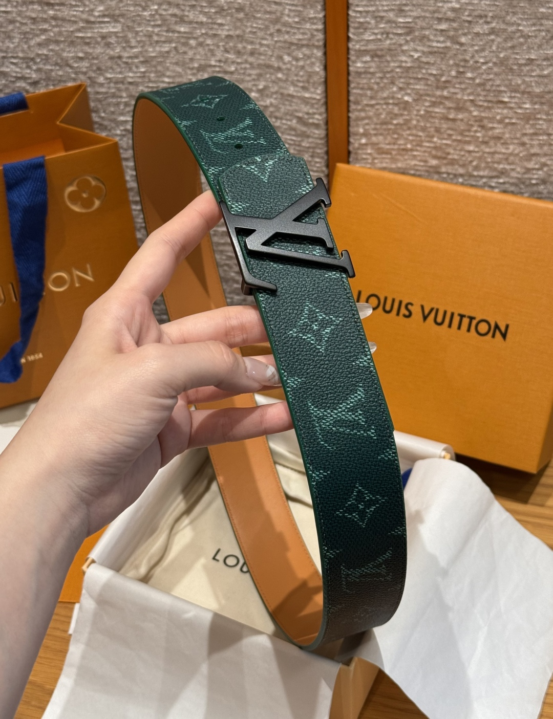 LV 루이비통 디멘션 모노그램 헤리티지 40mm 양면 벨트