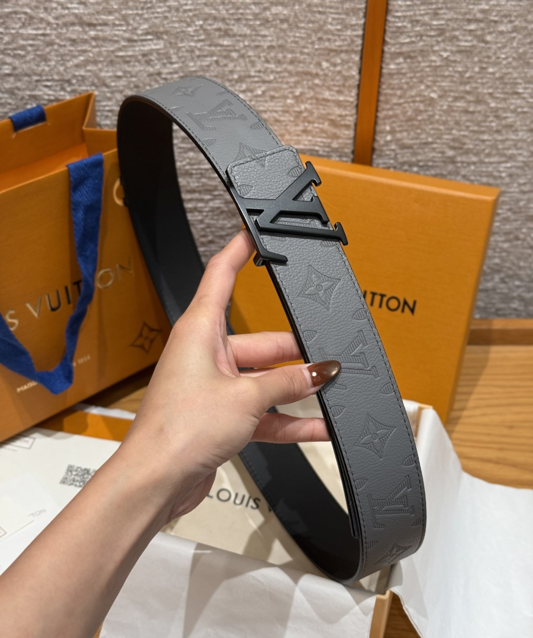 LV 루이비통 이니셜 펄스(INITIALES PEARLS) 40mm 양면 리버서블 벨트