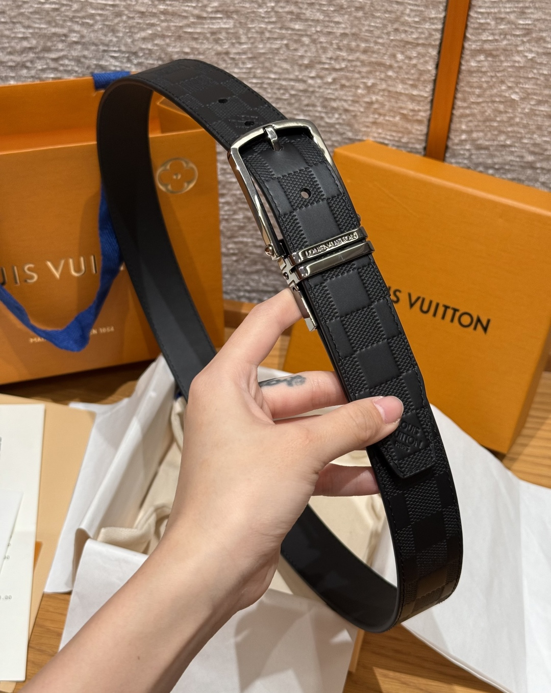 LV 루이비통 슬렌더(SLENDER) 35mm 양면 벨트(다미에 엠보싱)