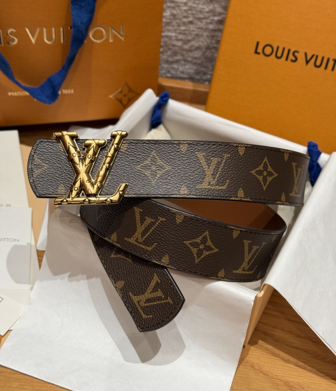 LV 루이비통 디멘션(DIMENSION) 40mm 양면 리버시블 벨트