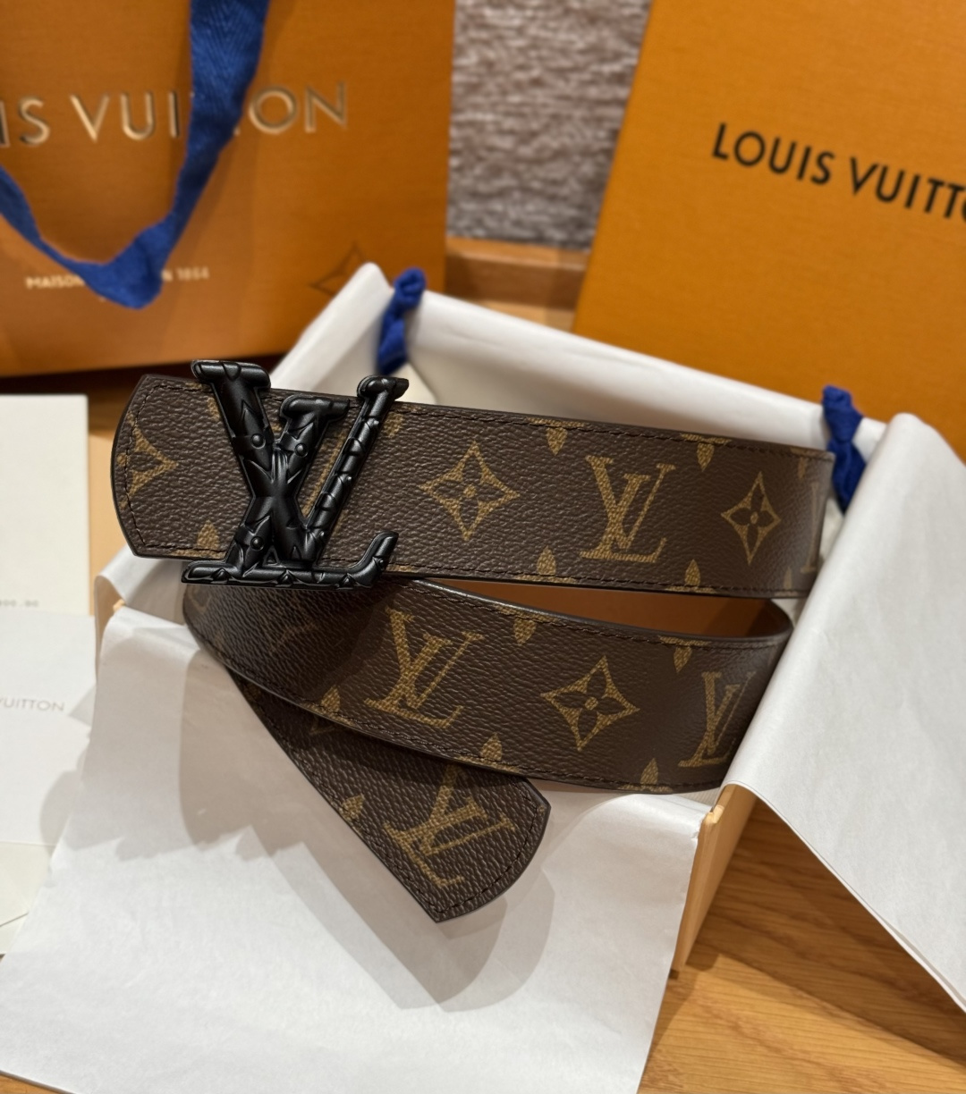 LV 루이비통 디멘션(DIMENSION) 40mm 양면 리버시블 벨트