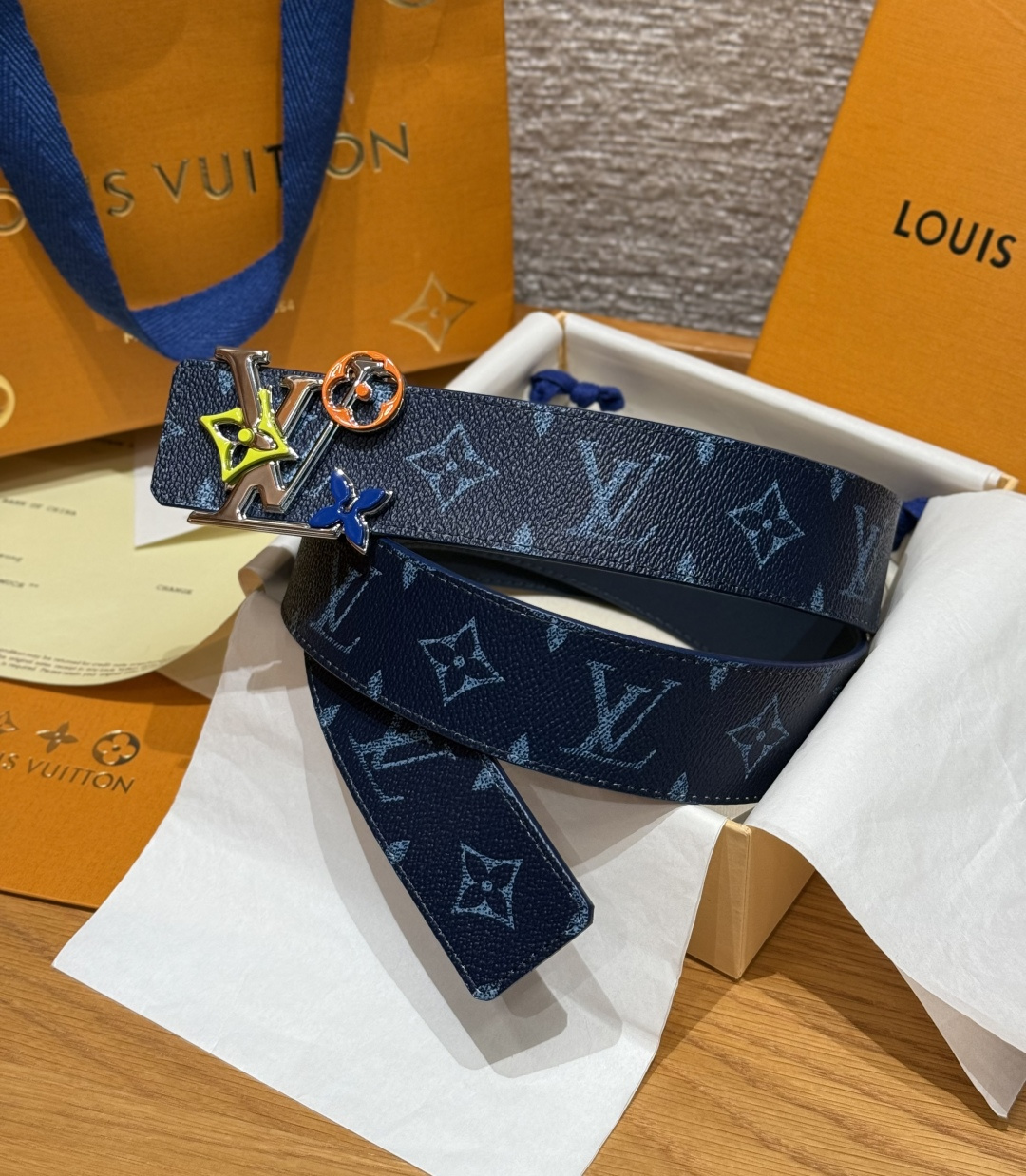 LV 루이비통 이니셜(INITIALES) 40mm 양면 리버시블 벨트