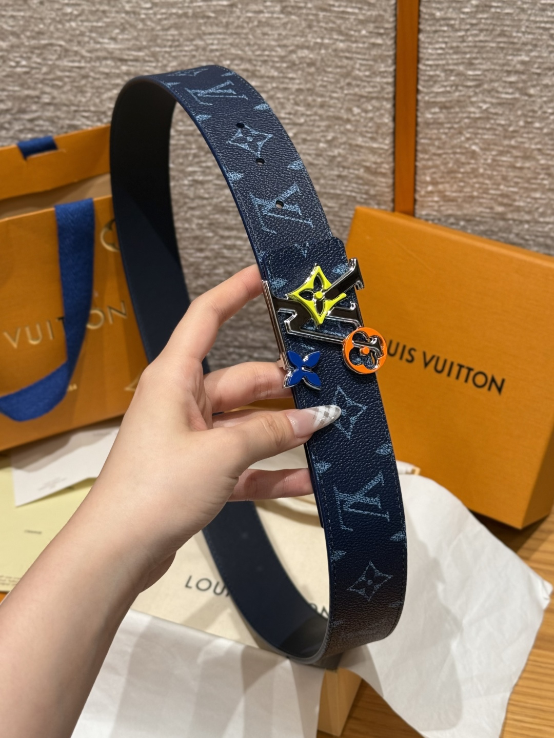 LV 루이비통 이니셜(INITIALES) 40mm 양면 리버시블 벨트