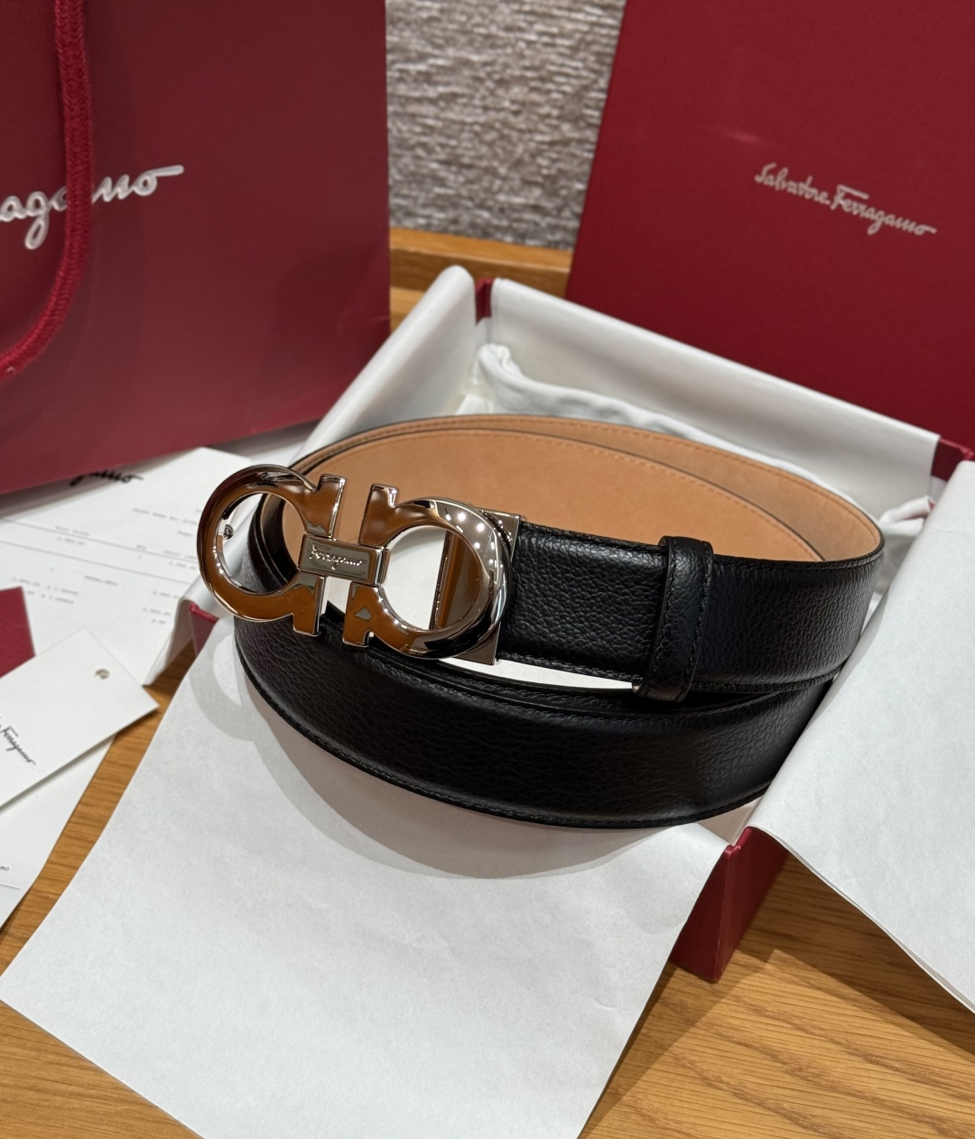 페라가모(Ferragamo) 양면 조절식 Gancini 간치니 해머드 레더 벨트