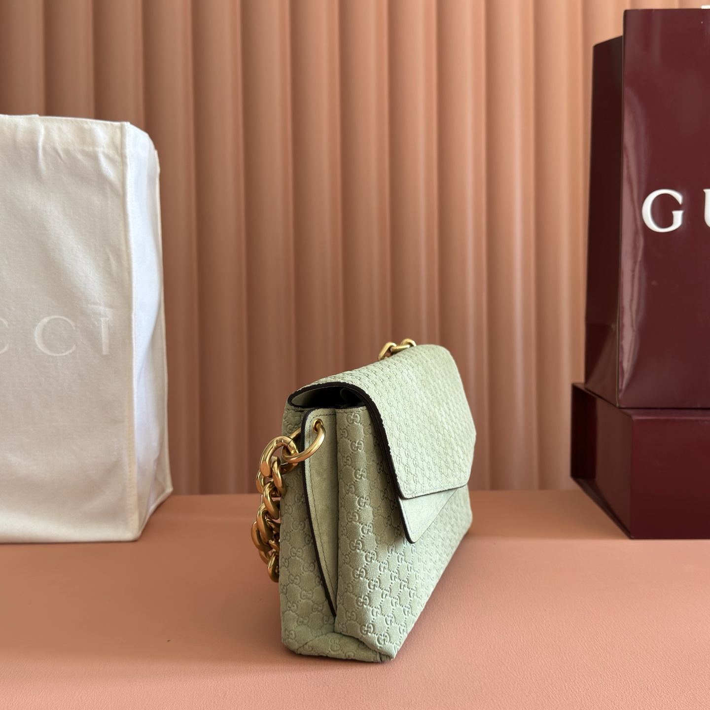 구찌(GUCCI) 라운드 인터로킹 G 체인백 가방