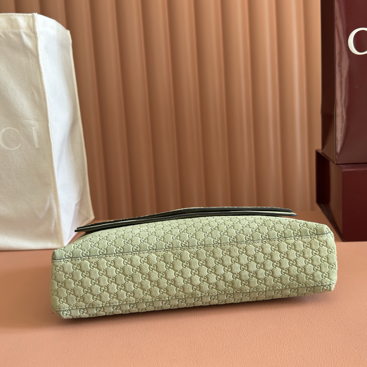 구찌(GUCCI) 라운드 인터로킹 G 체인백 가방