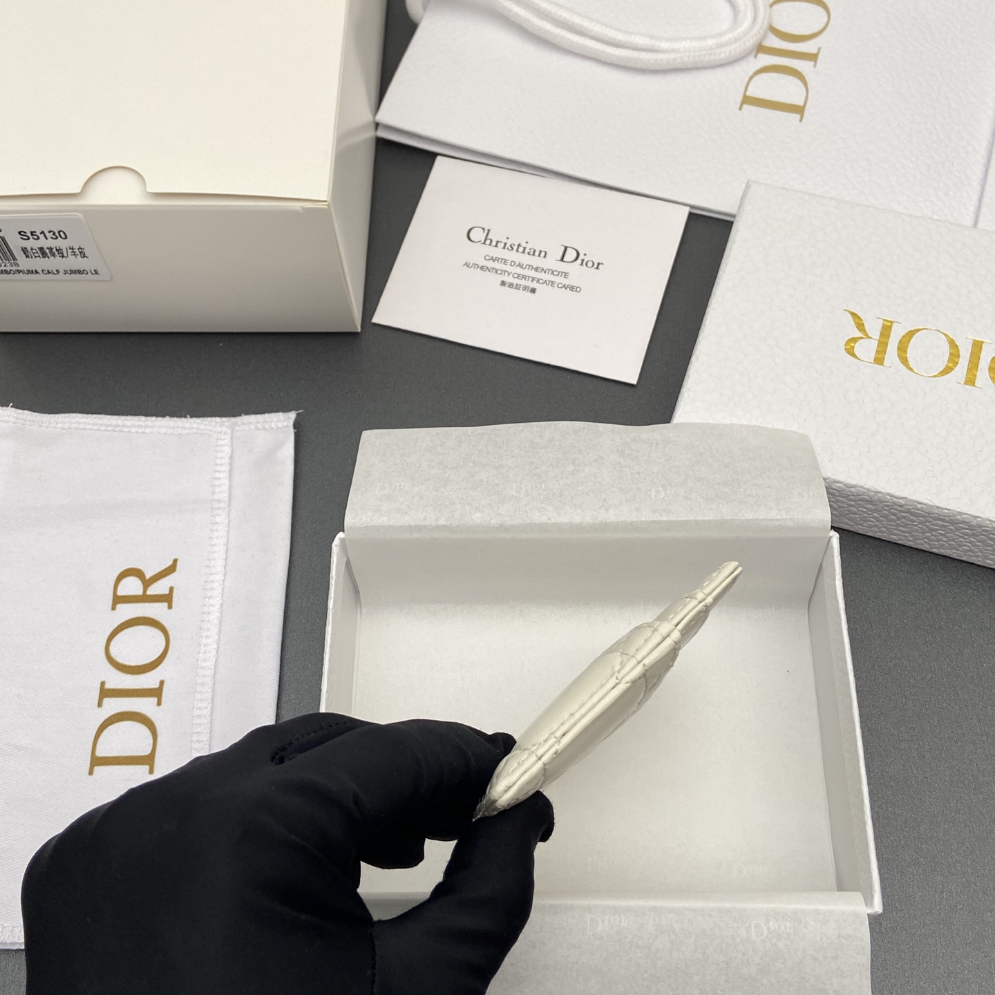 디올(DIOR) 카로 프리지아 Caro Freesia 카드 지갑 홀더