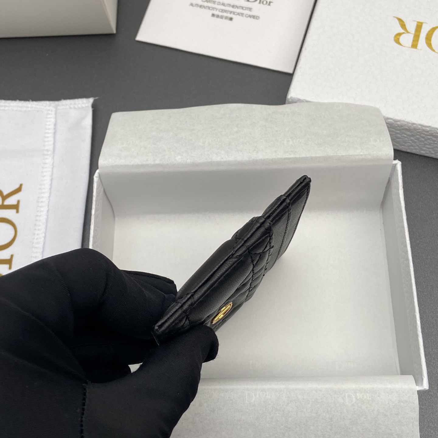 디올(DIOR) 카로 프리지아 Caro Freesia 카드 지갑 홀더