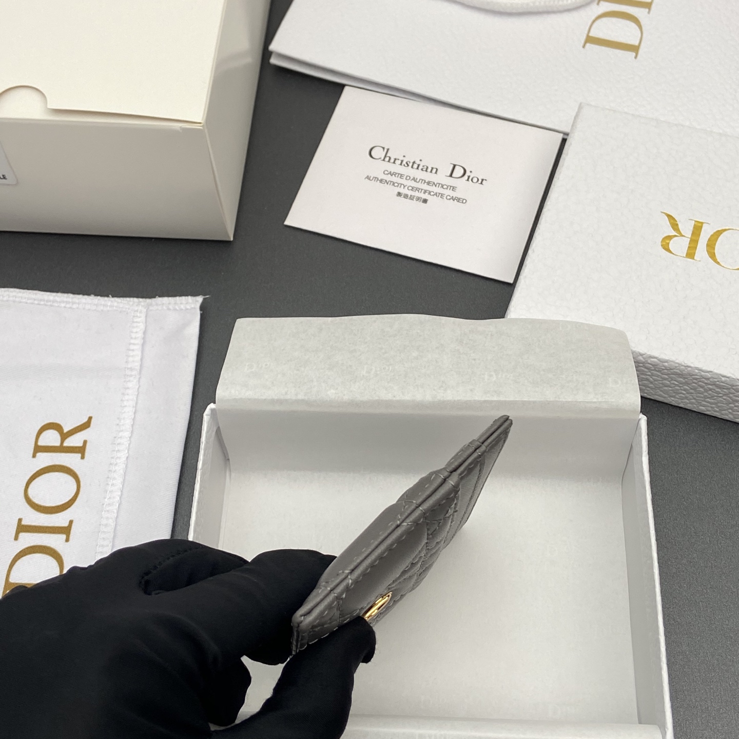 디올(DIOR) 카로 프리지아 Caro Freesia 카드 지갑 홀더