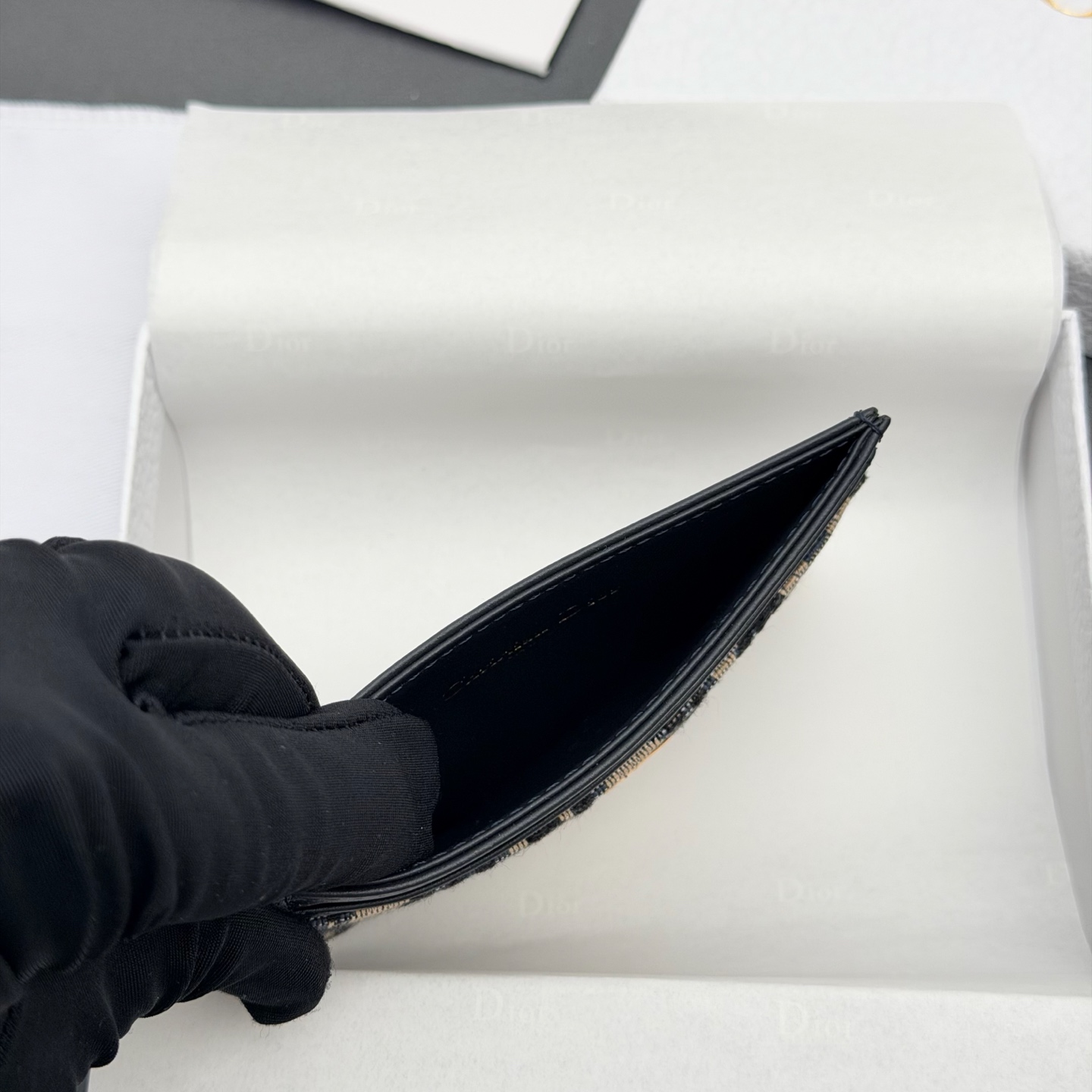 디올(DIOR) 30 Montaigne Freesia 몽테인 프리지아 카드 지갑 홀더