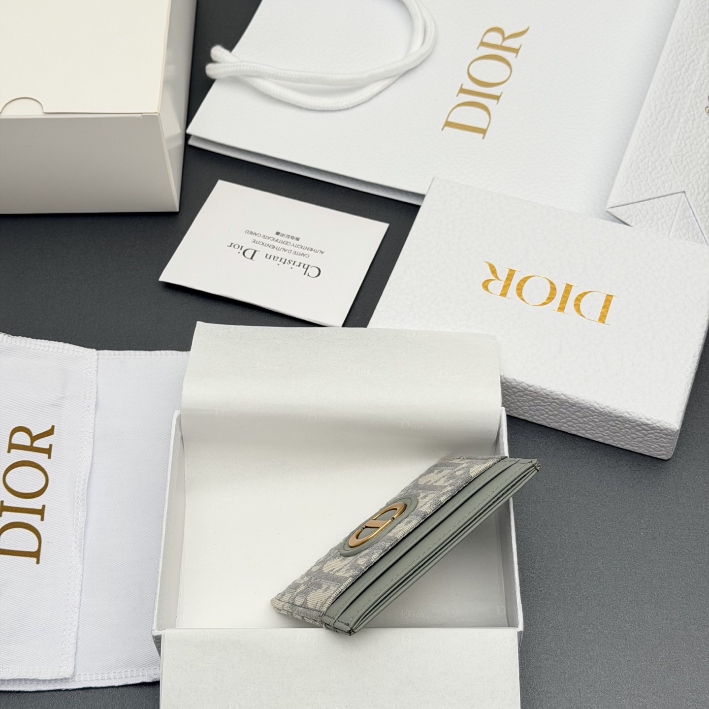 디올(DIOR) 30 Montaigne Freesia 몽테인 프리지아 카드 지갑 홀더