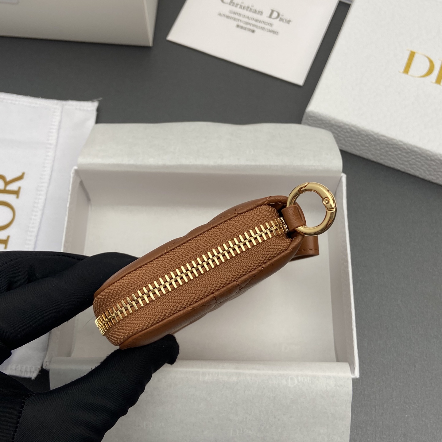 디올(DIOR) 졸리 글리신(Jolie Glycine) 그레이 까나쥬 지퍼 지갑