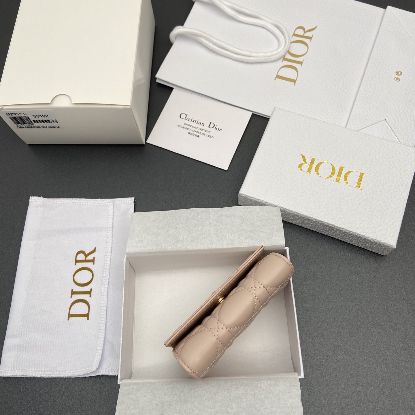 디올(DIOR) 졸리 글리신(Jolie Glycine) 까나쥬 월렛 지갑