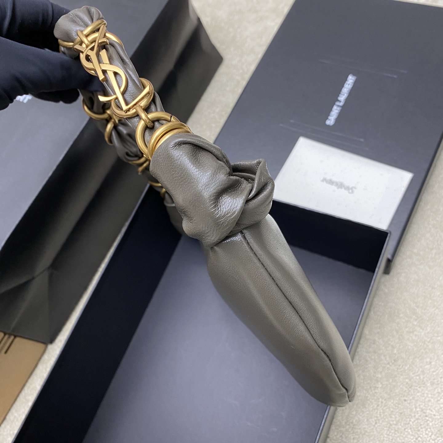 생로랑(YSL) 아마리아(Amalia) 미니 핸드백 가방