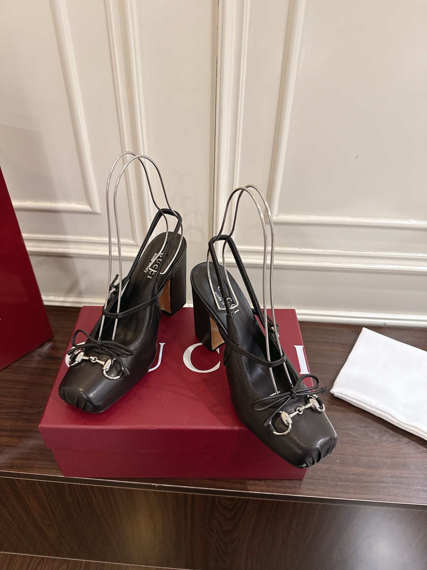 구찌(GUCCI) Horsebit 스트랩 하이힐 슈즈 신발