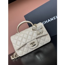 샤넬(CHANEL) 25K 버터플라이 다이아몬드 핸들 CF 미니 (라이트 베이지) 토트백 숄더백 가방