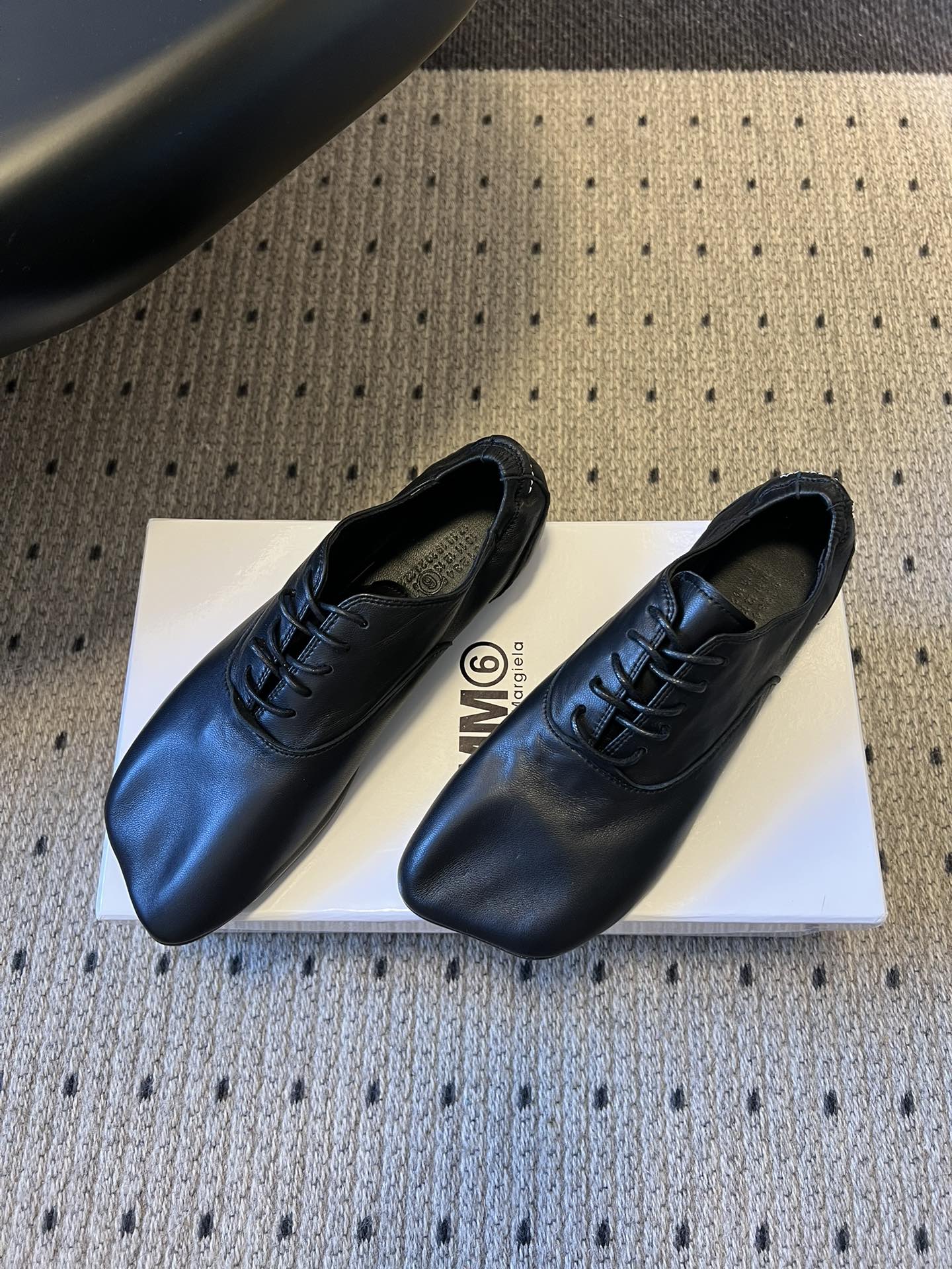 메종 마르지엘라(Maison Margiela) 레이스업 플랫 슈즈 신발