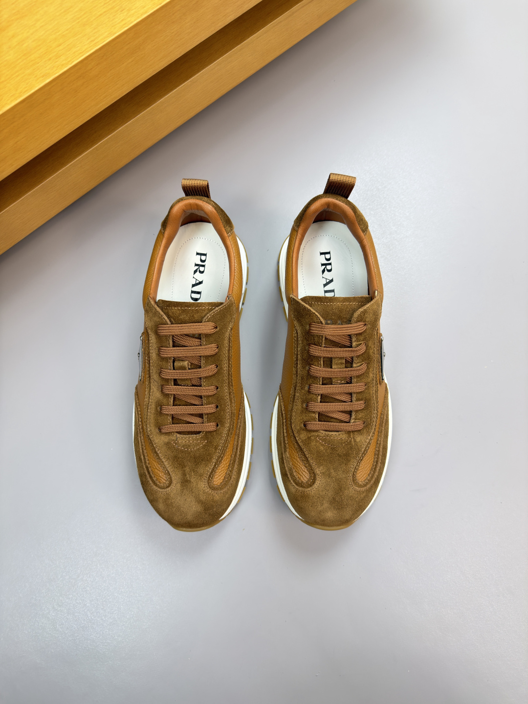 프라다(PRADA) 하이엔드 캐주얼 스니커즈 신발