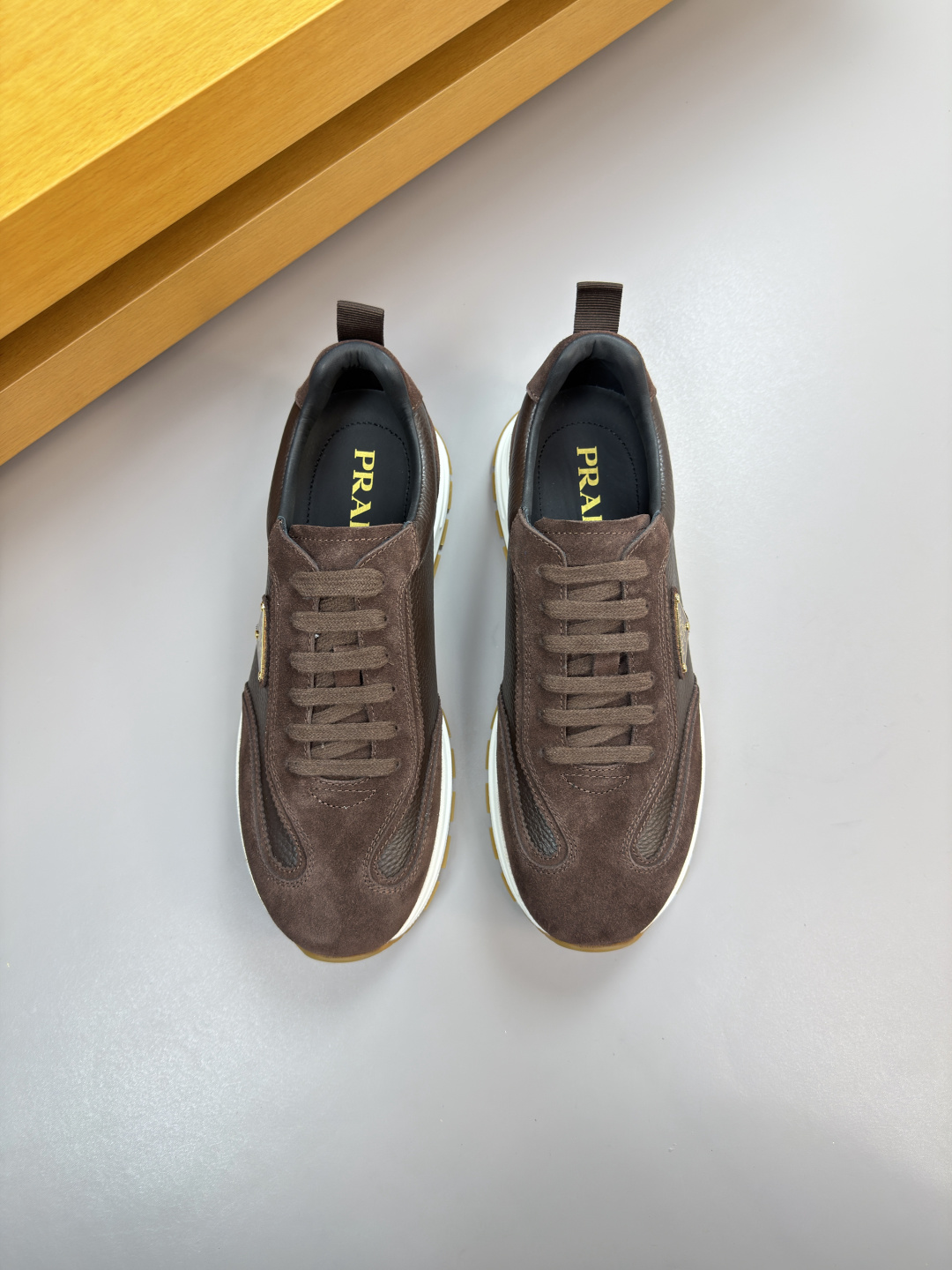 프라다(PRADA) 하이엔드 캐주얼 스니커즈 신발