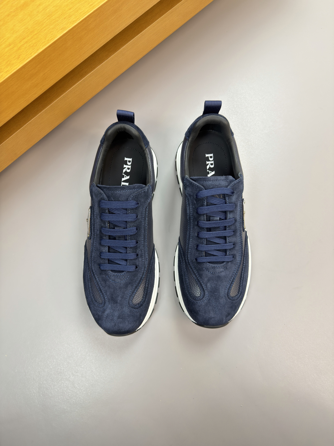 프라다(PRADA) 하이엔드 캐주얼 스니커즈 신발