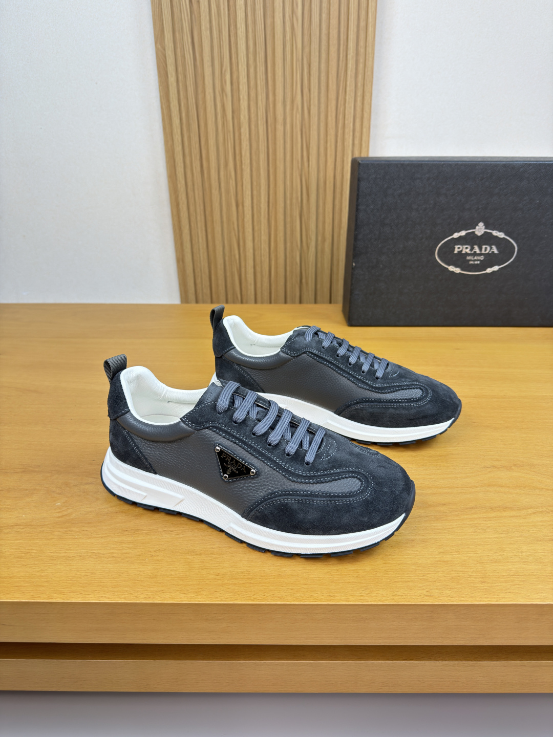 프라다(PRADA) 하이엔드 캐주얼 스니커즈 신발