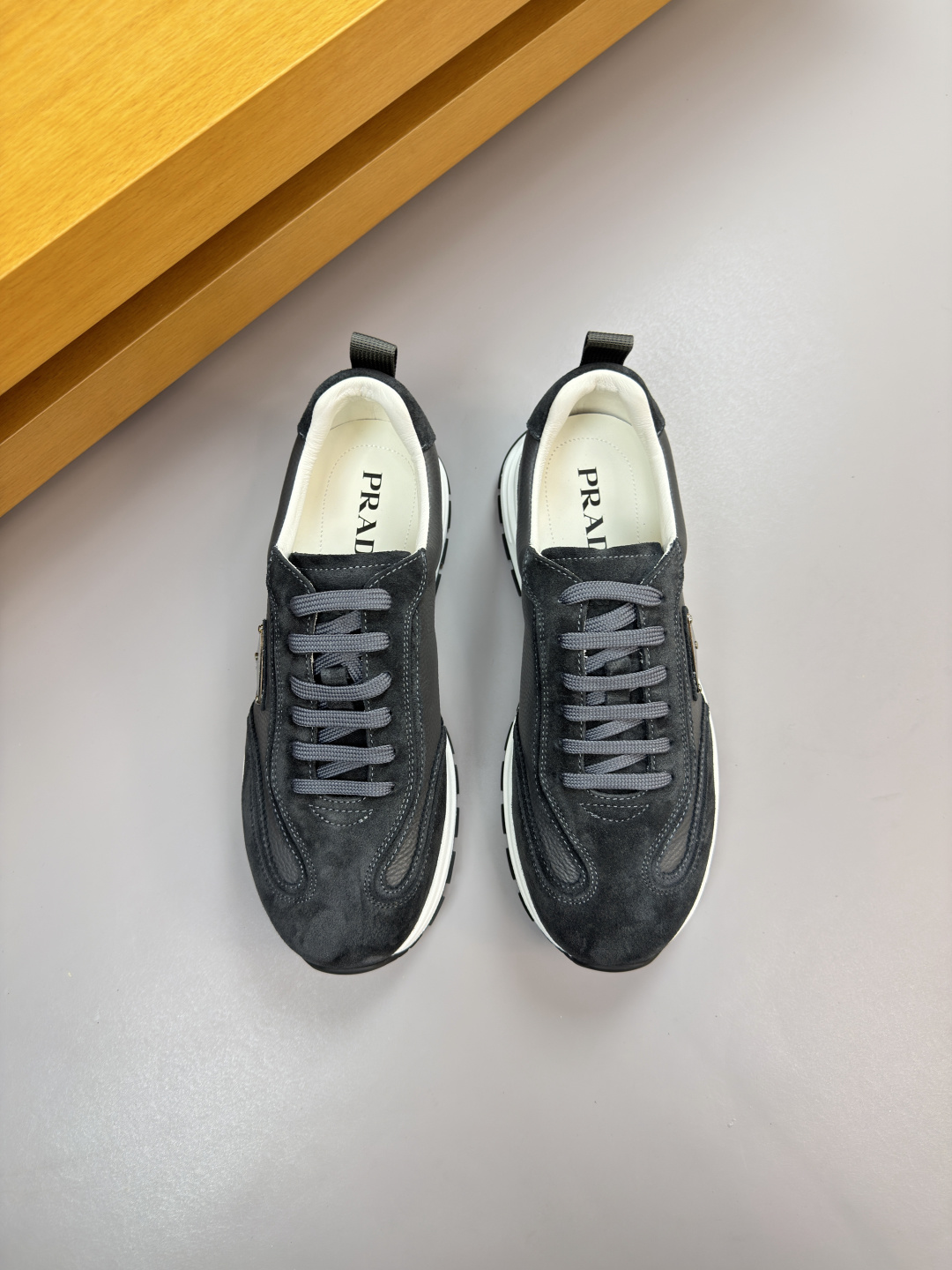 프라다(PRADA) 하이엔드 캐주얼 스니커즈 신발